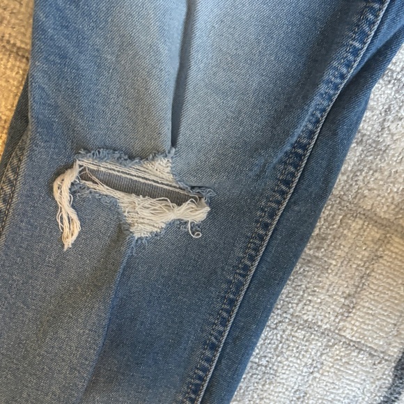 GAP Women’s Vintage Slim High Rise Straight Blue Jeans with Distressed Details - Picture 9 of 12